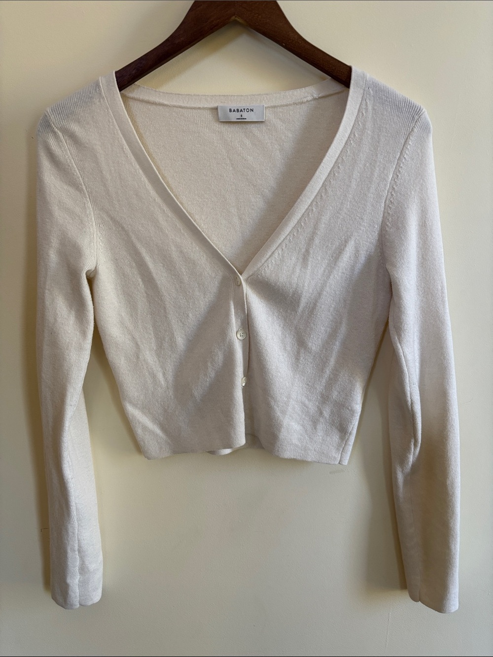 Babaton Cream V-Neck Cropped Cardigan